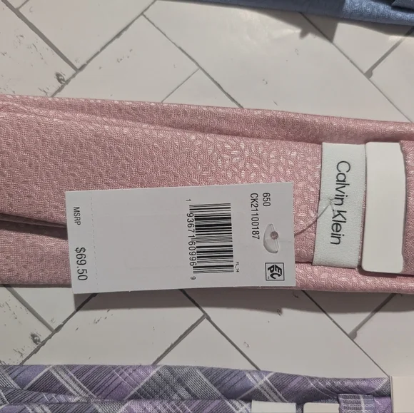 (Bundle Of 5 Ties)Calvin Klein Blue , Lavender and Pink Silk Ties Collection - Picture 4 of 7